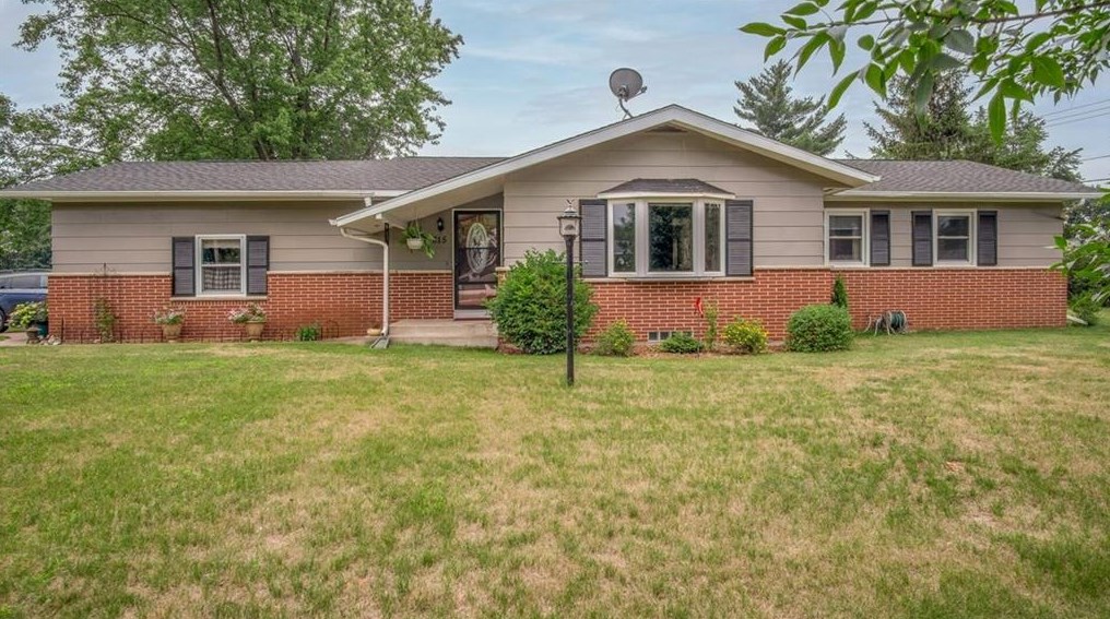 815 Carol St, Eau Claire, WI 54703-5708