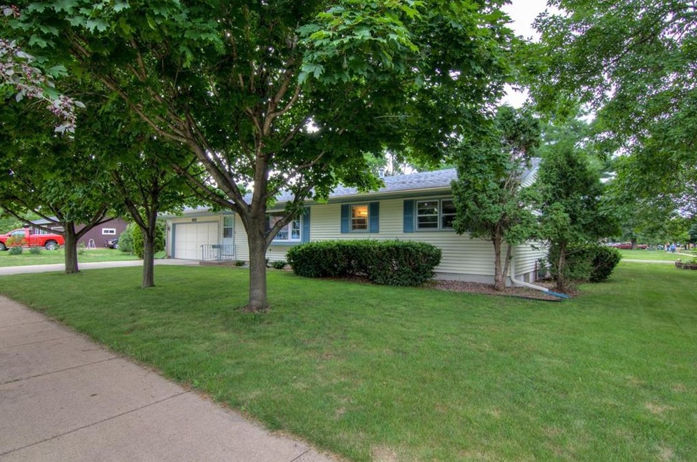 1122 Piedmont Rd, Eau Claire, WI 54703-0758