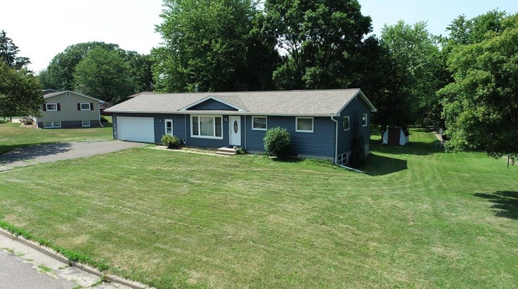 263 Cityview Dr, Poskin, WI 54812