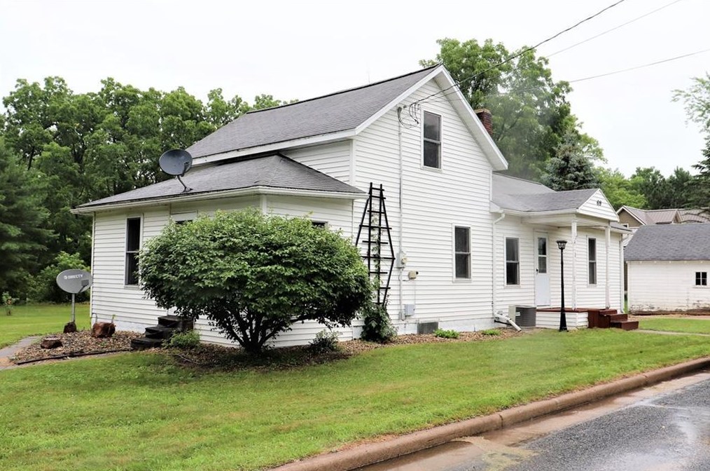 619 Perkins St, Augusta, WI 54722-9076