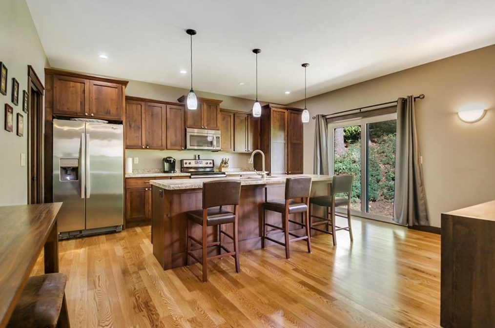 2224 Cleveland St, Eau Claire, WI 54703-6045