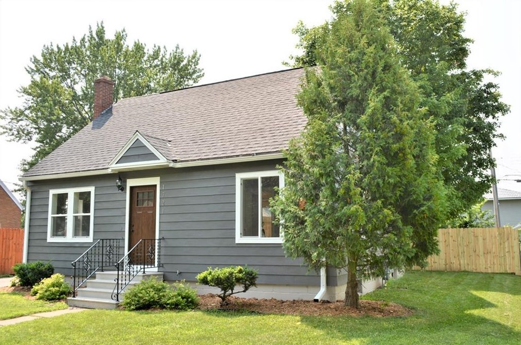 1721 Ohm Ave, Eau Claire, WI 54701-4612