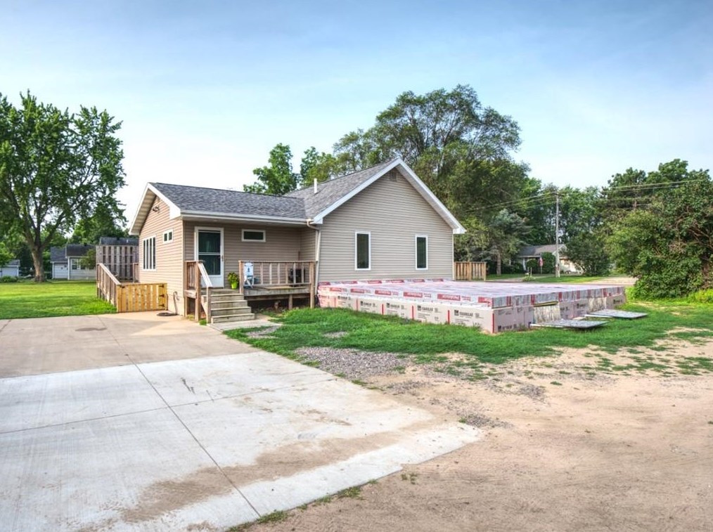 2407 Preston Rd, Eau Claire, WI 54703-2340