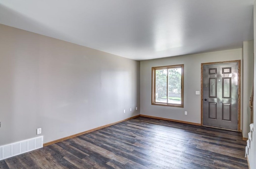 1232 Glades Dr, Altoona, WI 54720-2542