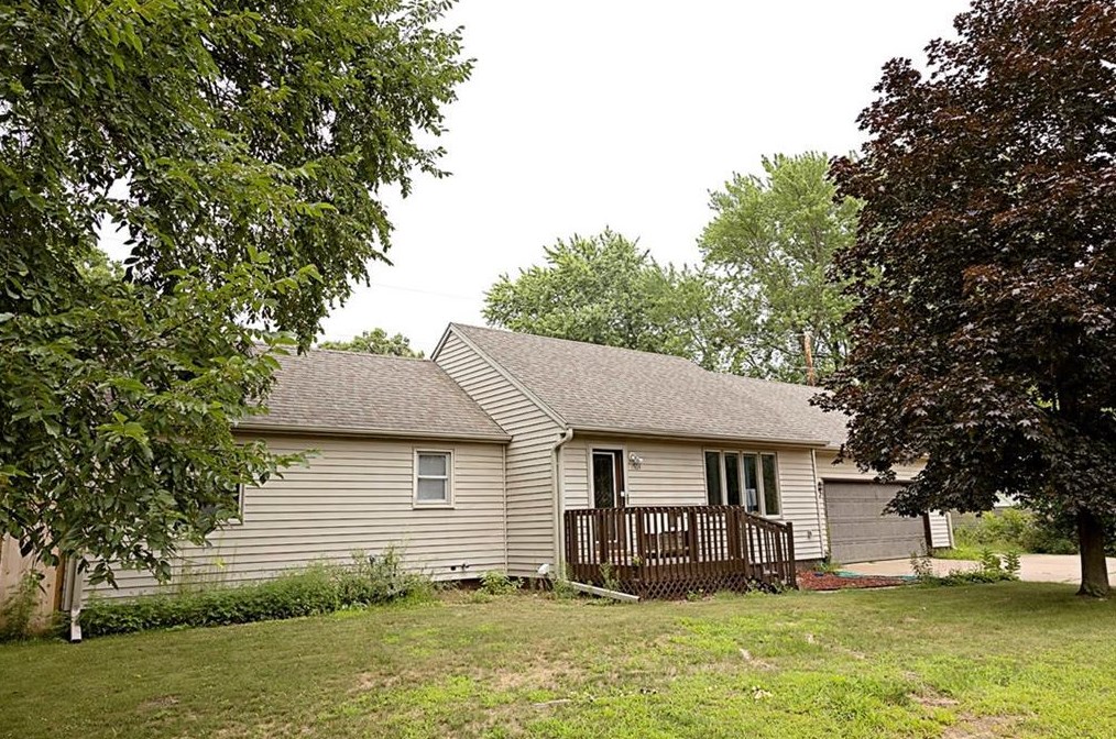1504 Mitscher Ave, Eau Claire, WI 54701