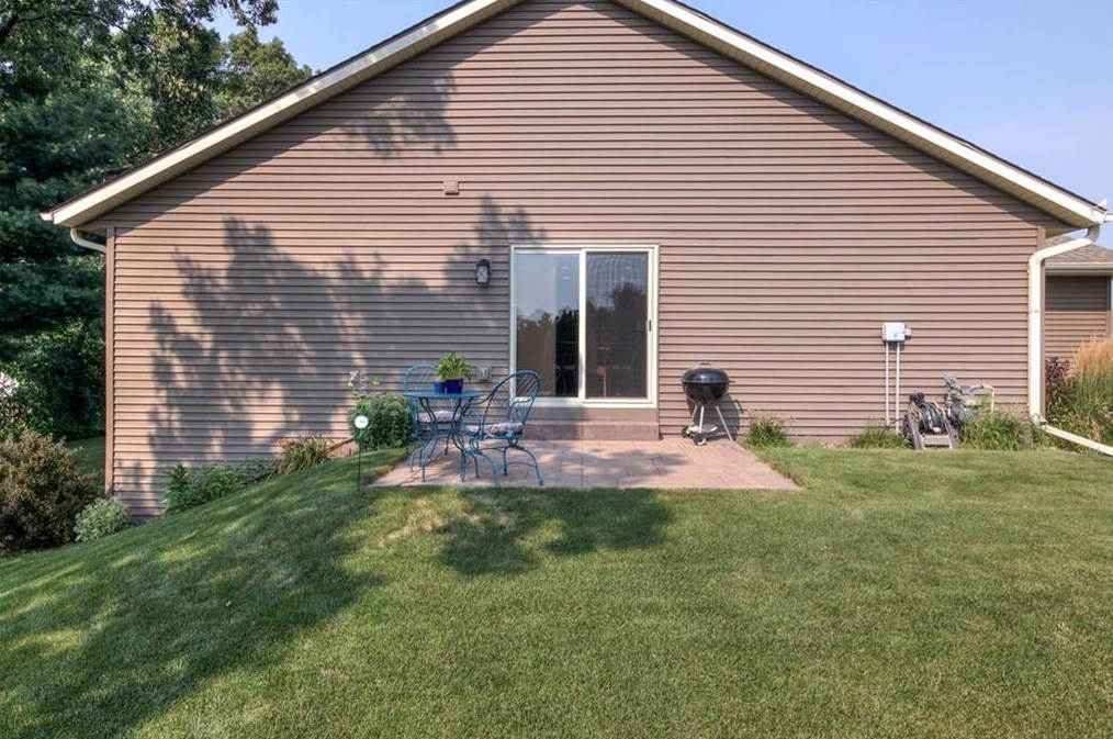 504 Blue Karner Dr, Altoona, WI 54720