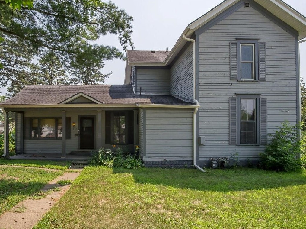 533 Forest St, Eau Claire, WI 54703-3053