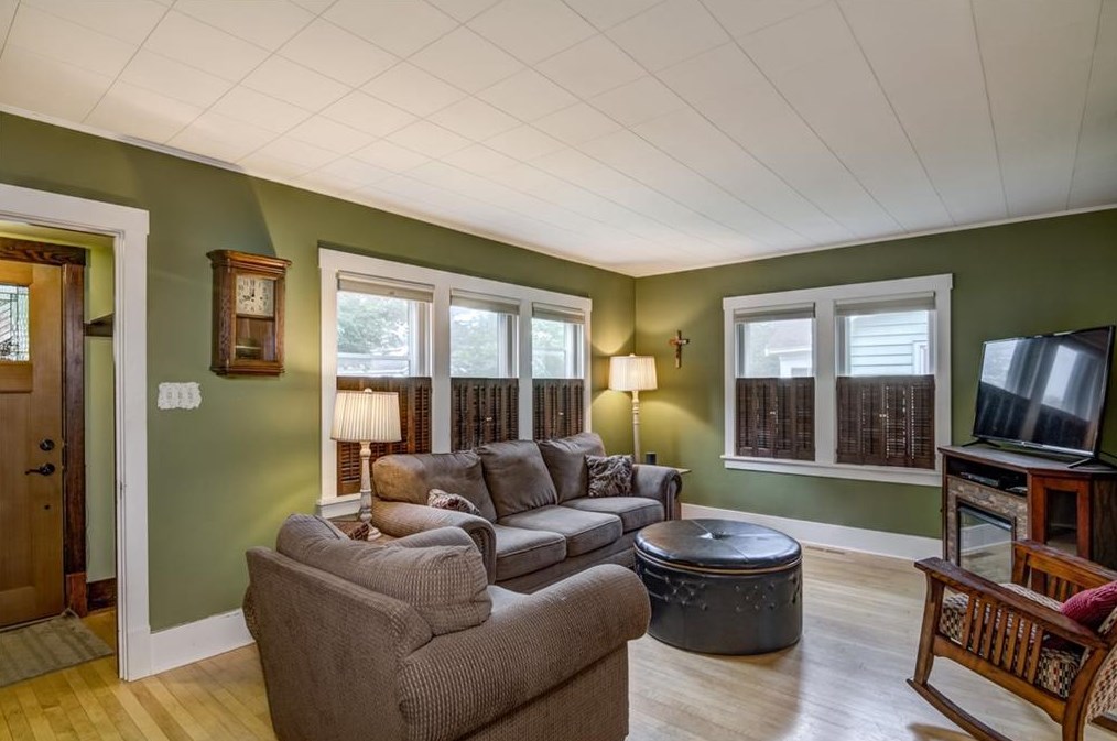1518 Sherwin Ave, Eau Claire, WI 54701-4374