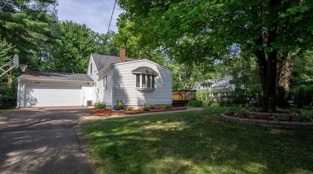 306 Minnesota St, Eau Claire, WI 54703-5969