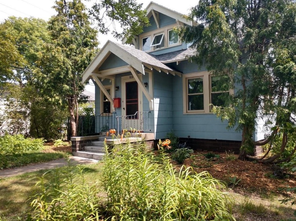 615 Fleming Ave, Eau Claire, WI 54701-4225