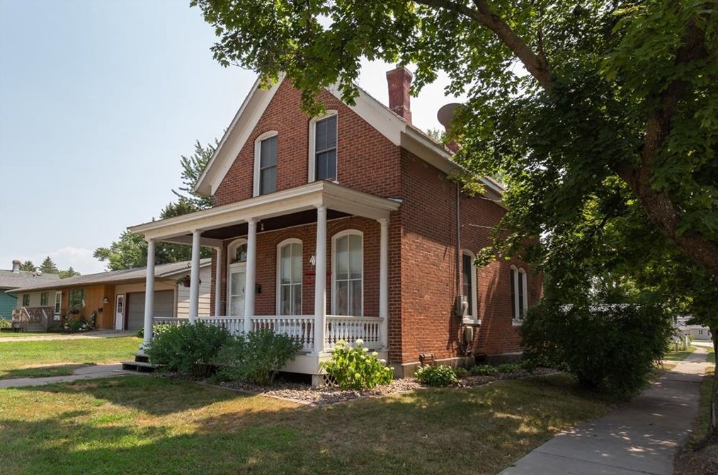 106 4th Grant Blvd, Dumfries, MN 55981