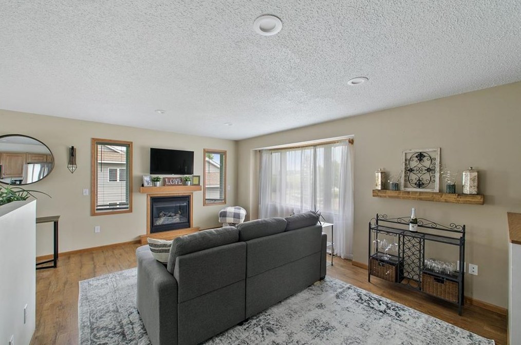 1520 Summit St, Hammond, WI 54002