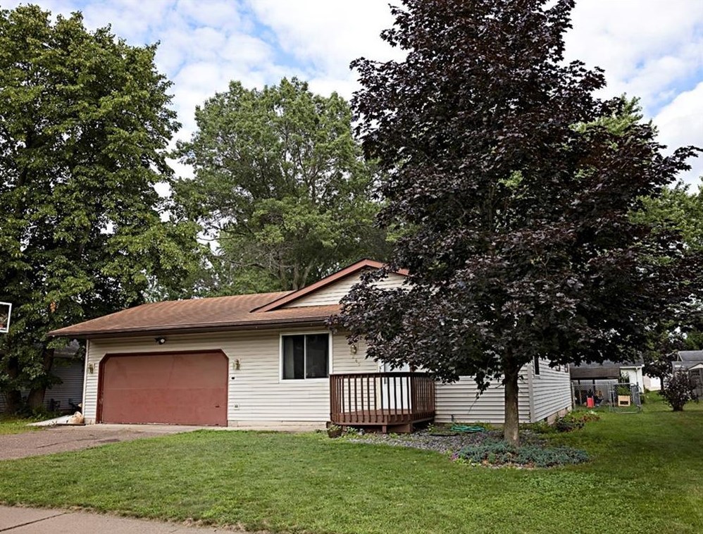3245 Neptune Ave, Eau Claire, WI 54703-0729