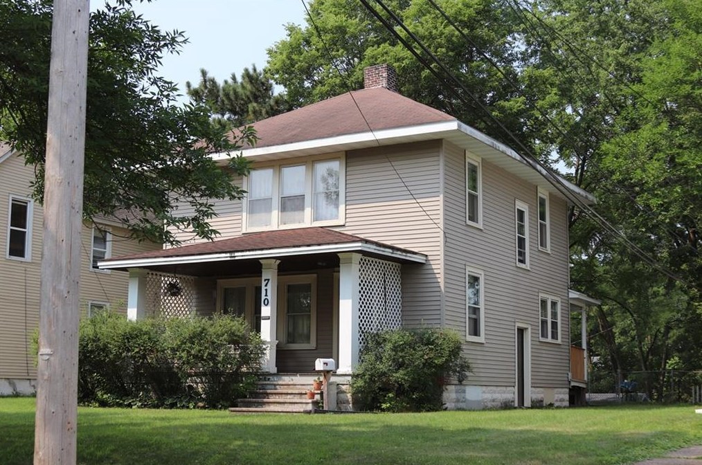 710 6th Ave, Eau Claire, WI 54703-5421