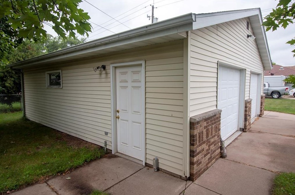 1540 Fenwick Ave, Eau Claire, WI 54701