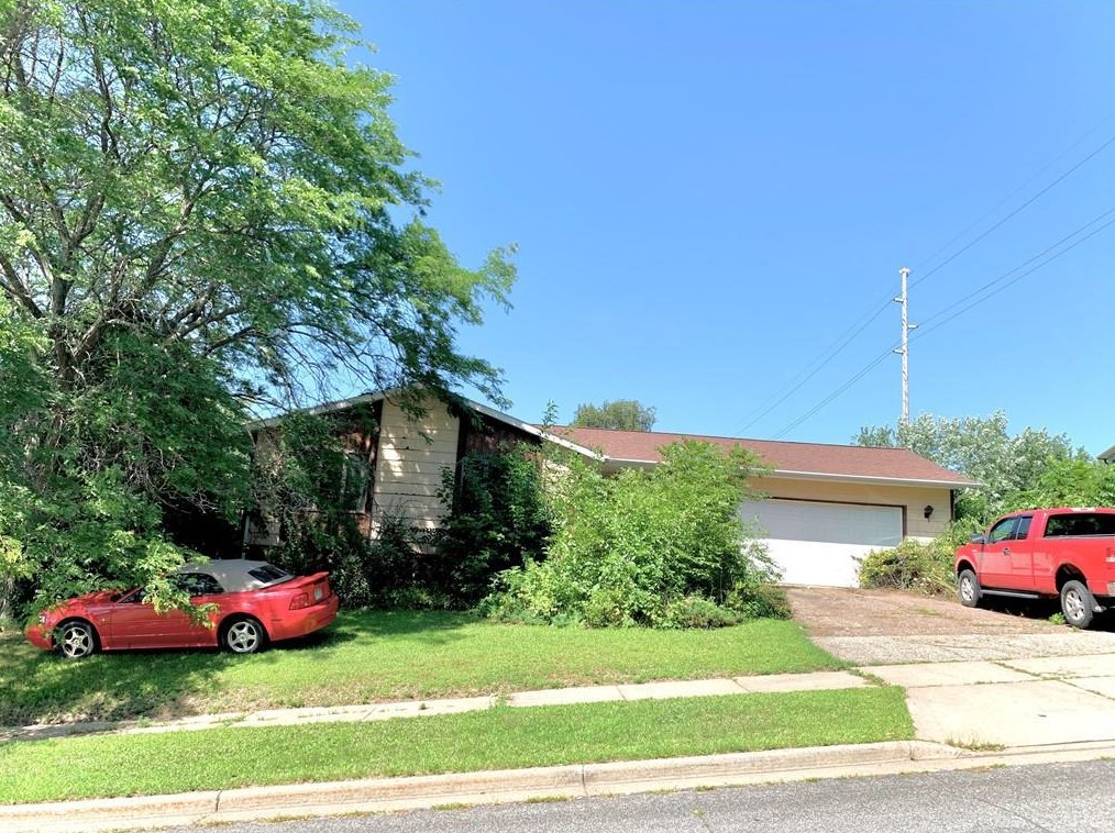 2134 Mead St, Eau Claire, WI 54703-2550