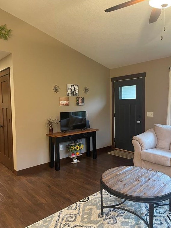 633 Clubview Ln, Altoona, WI 54720