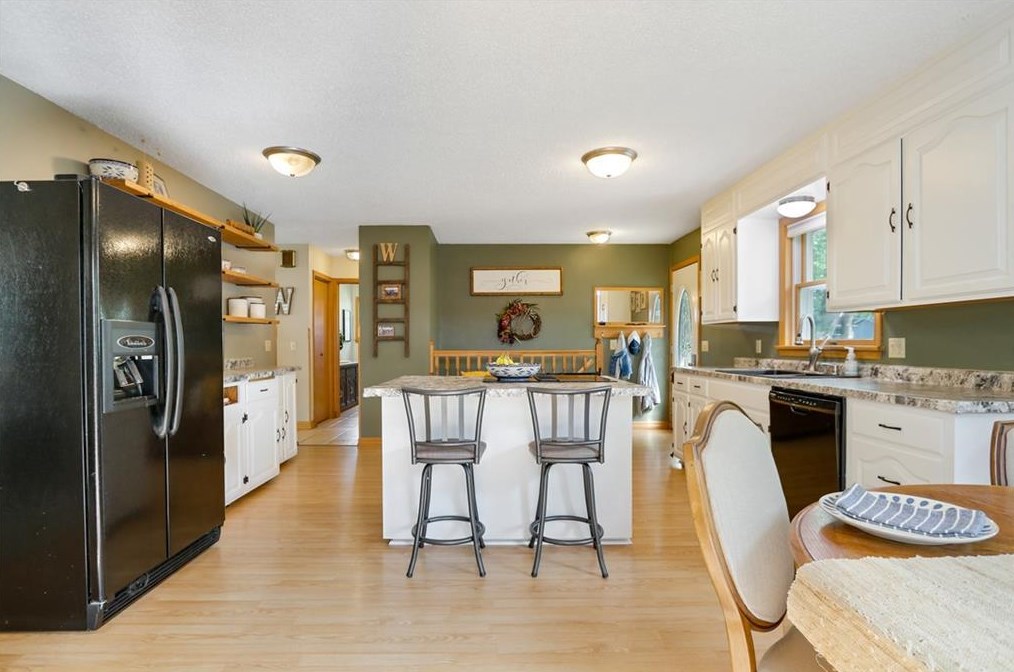 2860 Comet Ct, Eau Claire, WI 54703-0752