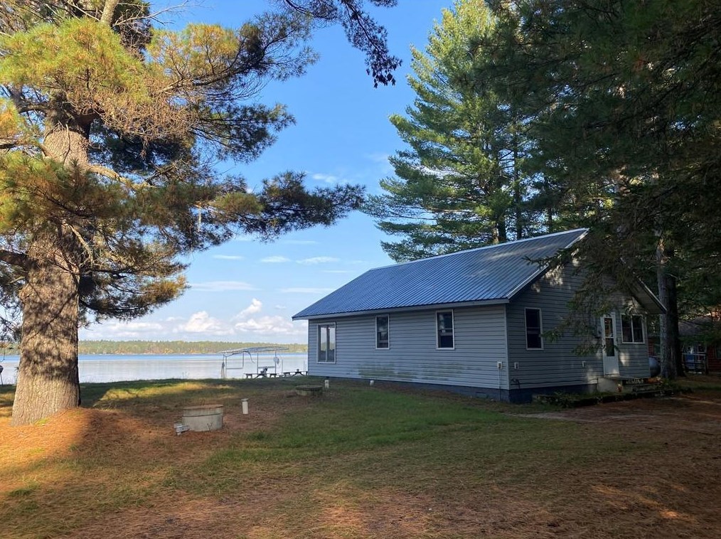 8650 Peninsula Rd, Wascott, WI 54859