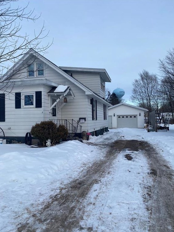 637 S Main St, Eau Claire, WI 54729