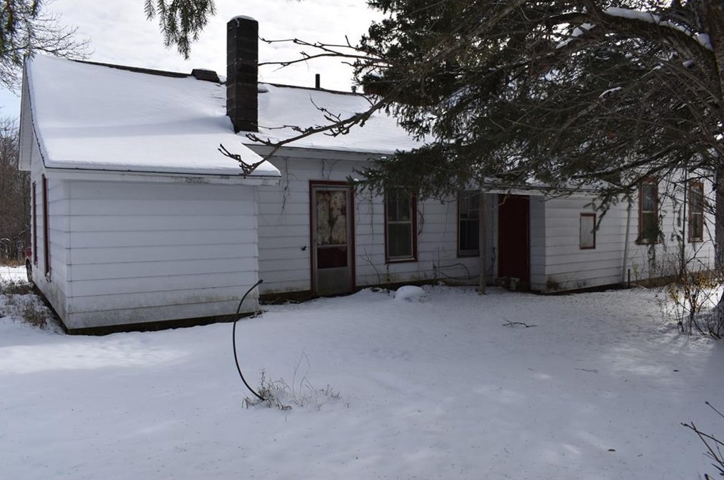 921 N Zettel Rd, Exeland, WI 54835
