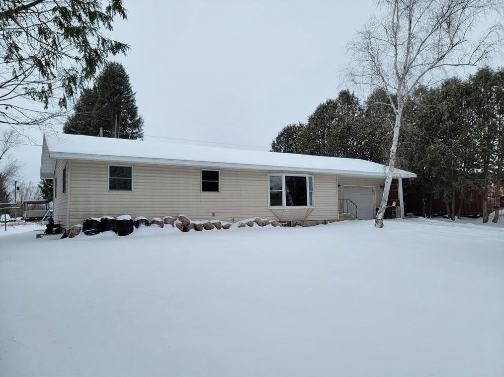 250 Creek Ave, Hillsdale, WI 54733