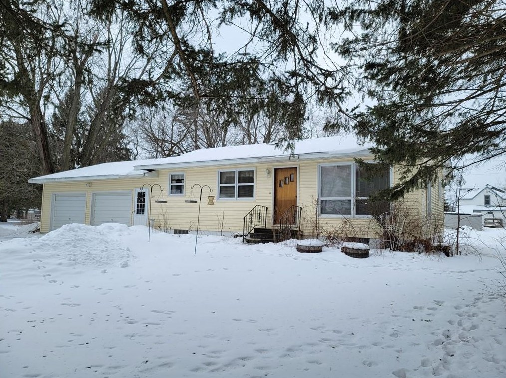 109 4th Ave, Hillsdale, WI 54733