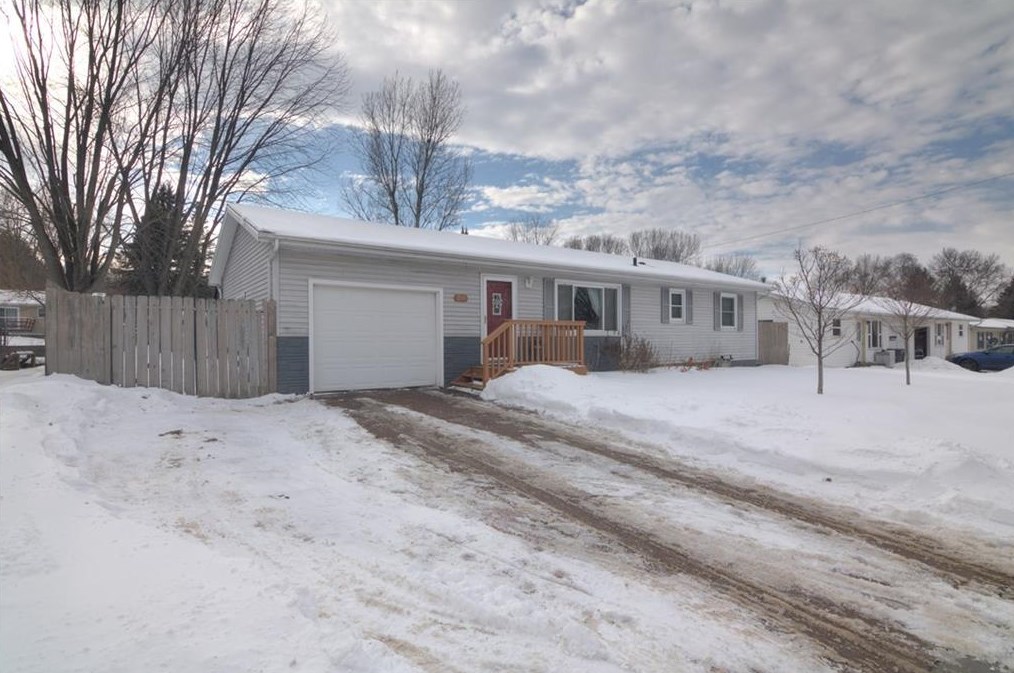 2119 Bradwood Ave, Altoona, WI 54720