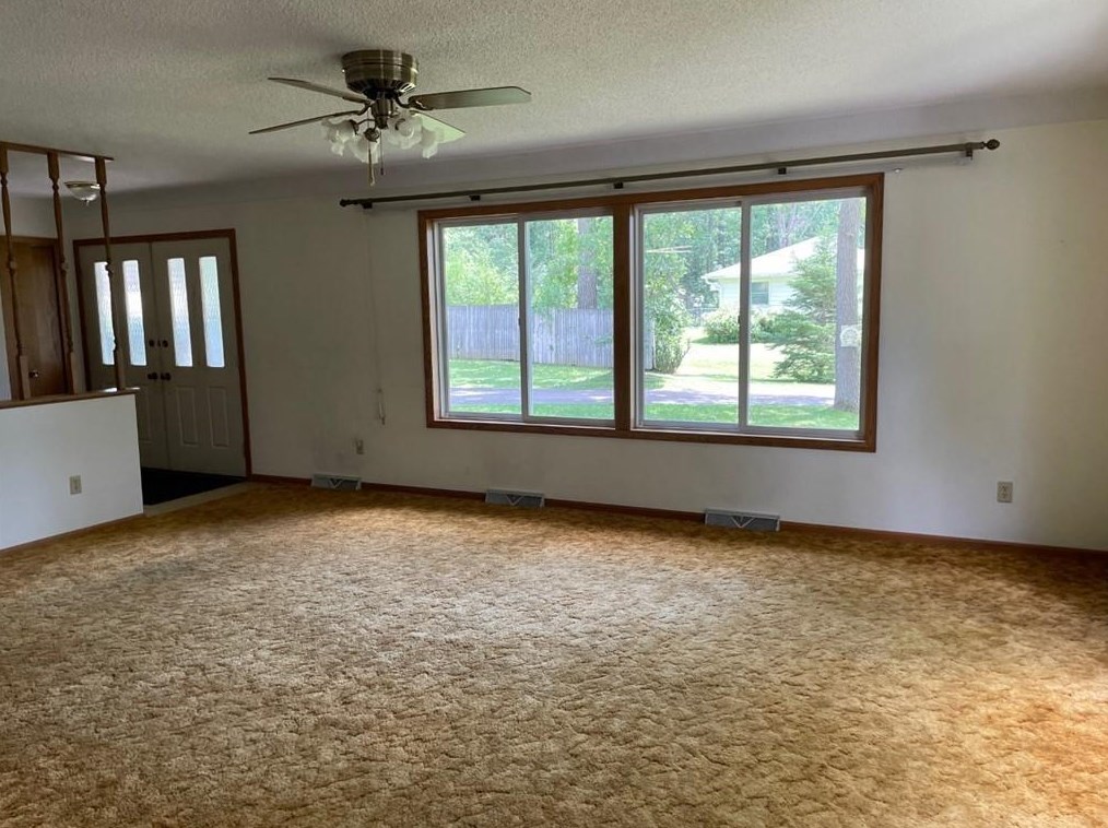 450 Oak St, Poskin, WI 54812