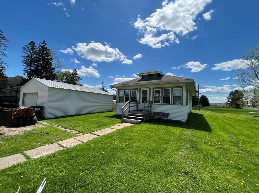 618 W Brown St, Augusta, WI 54722