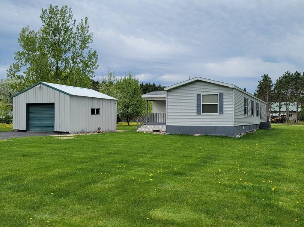 1010 22 1/4 St, Chetek, WI 54728