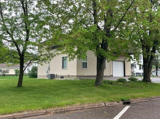 1222 Ivy St, Bloomer, WI 54724