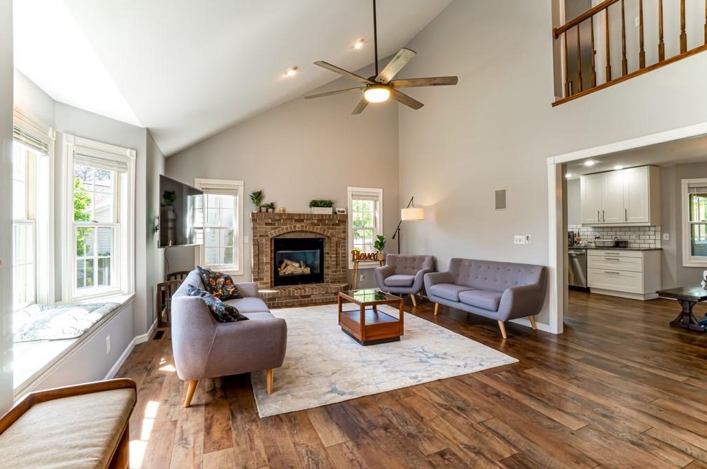 4528 Kensington Ct, Eau Claire, WI 54701-7975