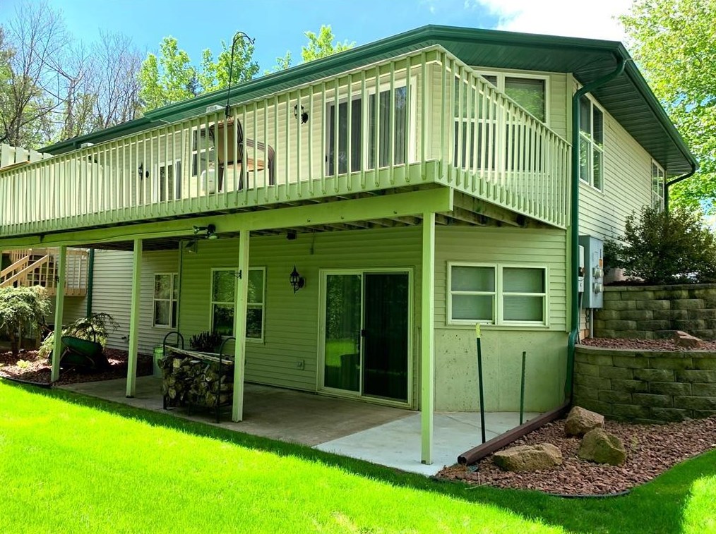 5820 Gables Pl, Eau Claire, WI 54701-8286