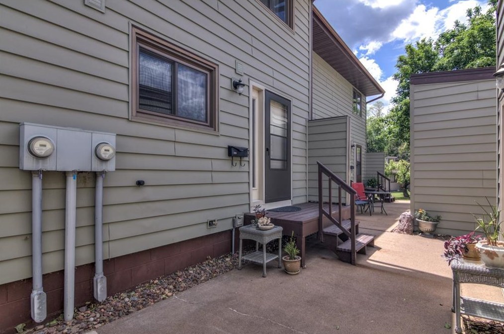 2731 Morningside Dr, Eau Claire, WI 54703