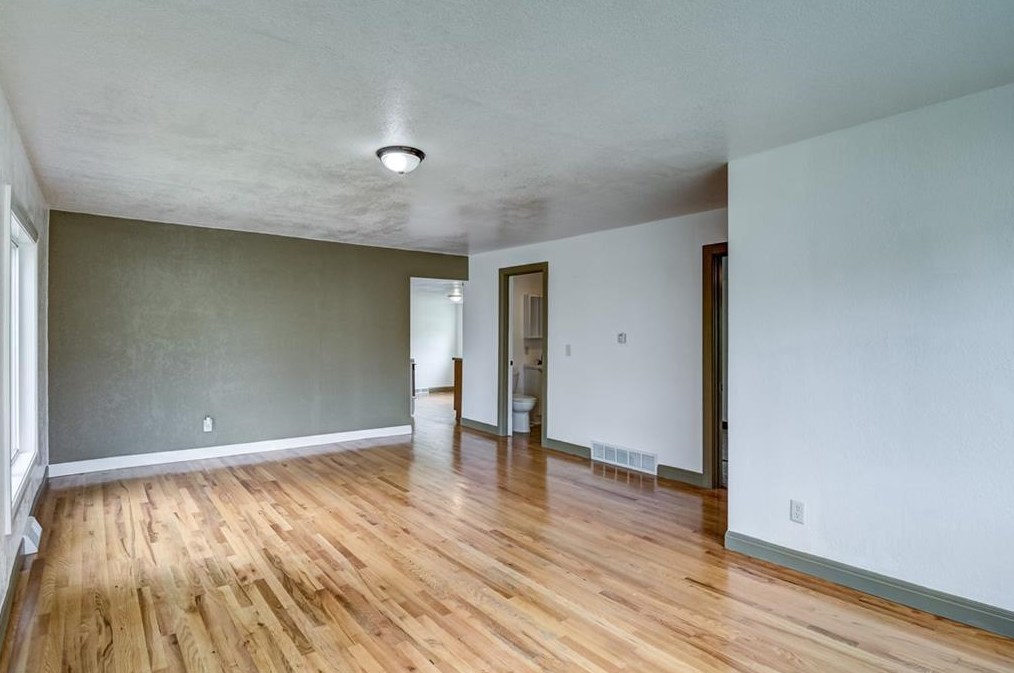 317 S 7th St, Cornell, WI 54732