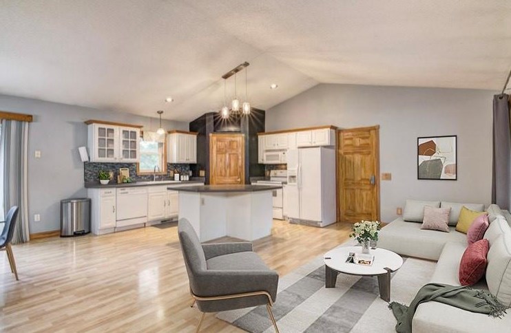 1611 Sierra Dr, Eau Claire, WI 54701