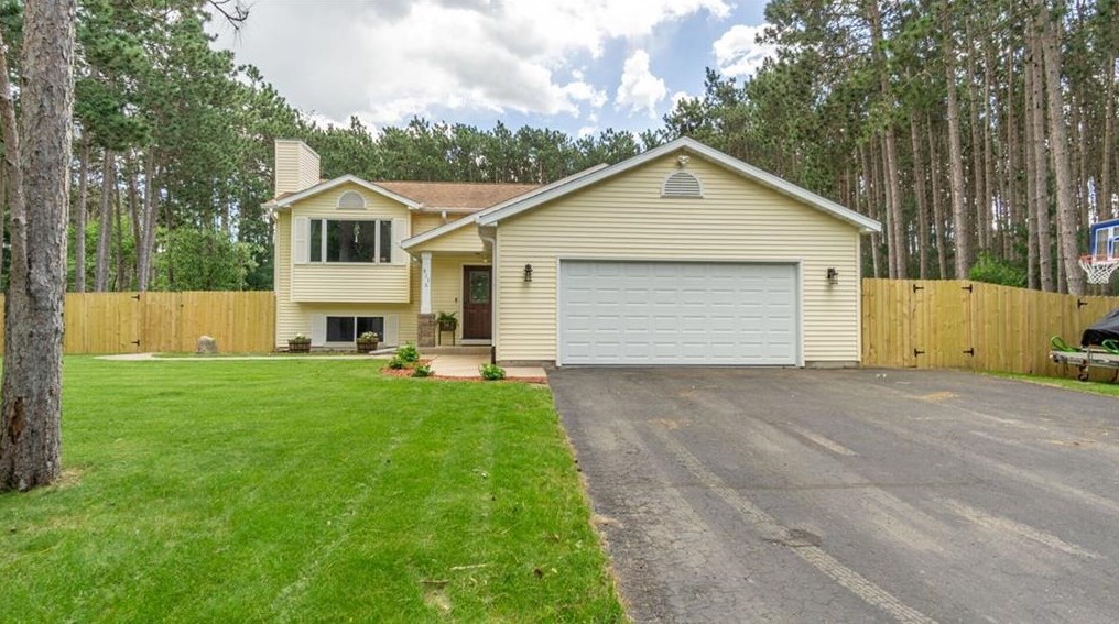 511 S Beach Dr, Altoona, WI 54720