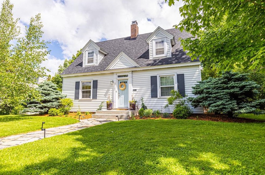 212 Roosevelt Ave, Eau Claire, WI 54701