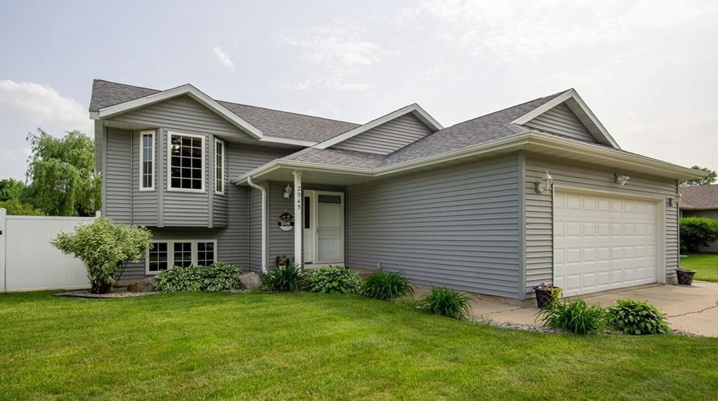 2945 Kohlhepp Rd, Eau Claire, WI 54703-7303