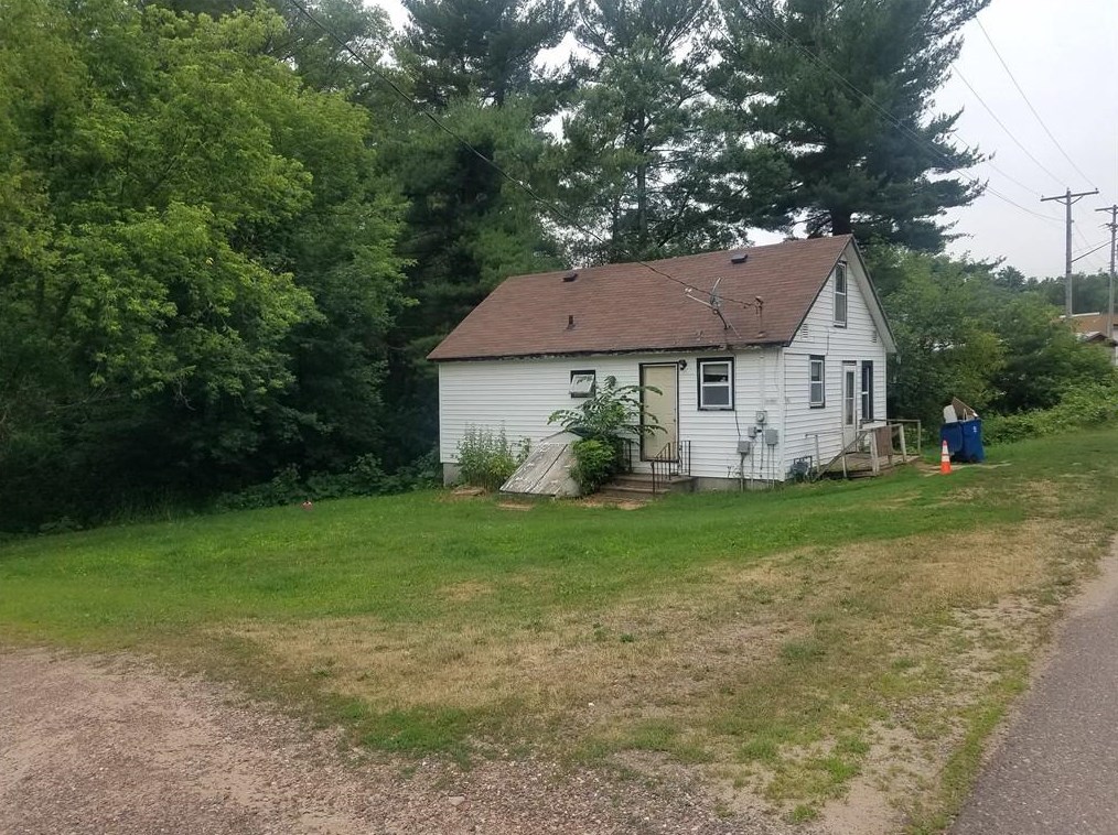 1306 W Poplar Ave, Cameron, WI 54822