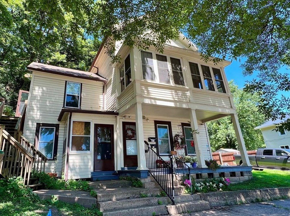 326 Spring St, Eau Claire, WI 54729-2617