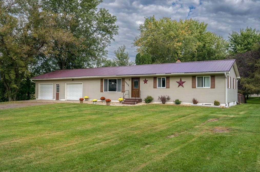 26294 W Stebins St, Cleghorn, WI 54738