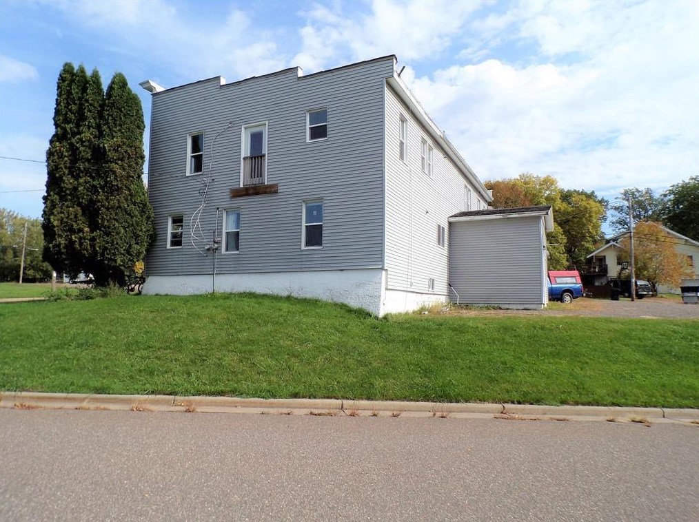 101 Ripley St, Cornell, WI 54732