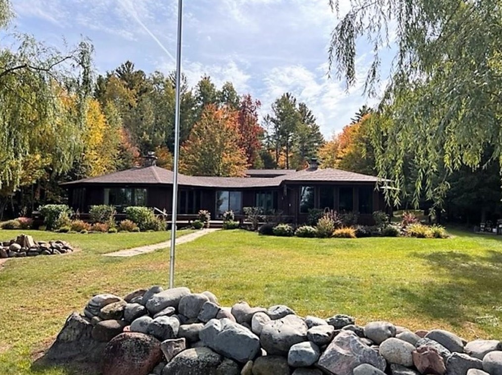 1707 S Lake Dr, Shell Lake, WI 54871