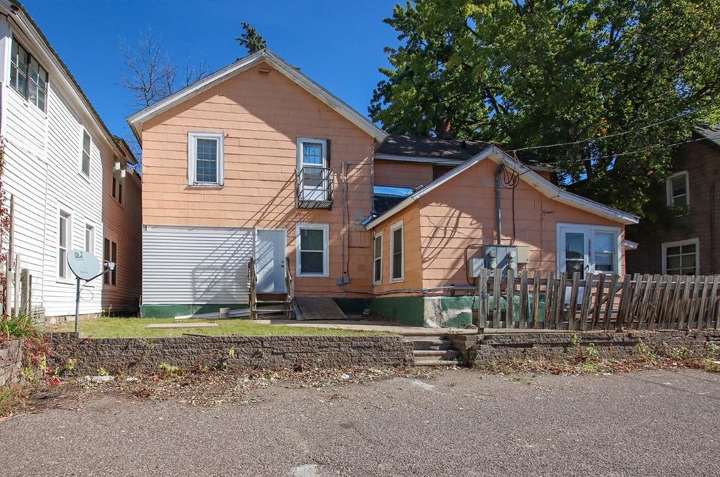 416 Barstow St, Eau Claire, WI 54703