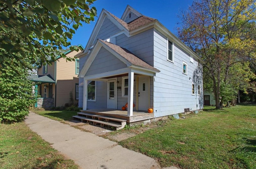 739 Hobart St, Eau Claire, WI 54703-3905