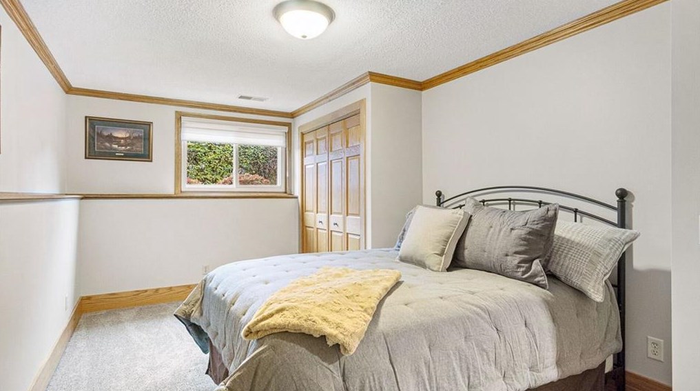 4737 Palmer Ln, Eau Claire WI  54701-7960 exterior