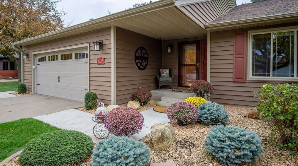 4737 Palmer Ln, Eau Claire, WI 54701