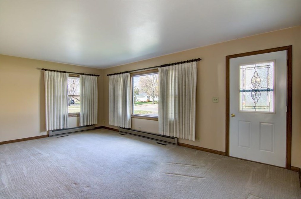 26243 W Stebins St, Cleghorn, WI 54738
